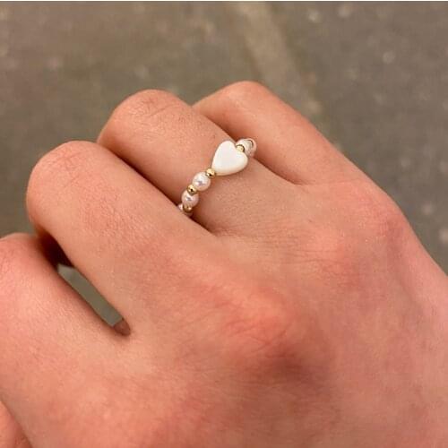 Fashion Elastic Rope Pearl Beads Ring Elegant Simple Female Heart Shaped Gold Adjustable Ring Charm Women Party Jewelry Gift