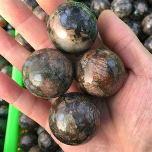 Natural quartz crystal ball for home decoration