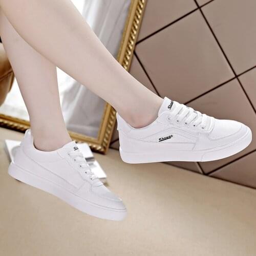 2021 Fashion Men Running Shoes Platform Non-slip Women Sports Shoes High Quality Comfortable Trend Sneakers White Shoes