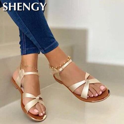 E CN Low-heeled Shoes