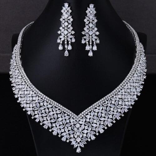 KellyBola Exclusive Clear Crystal 2pcs Necklace Earrings New Shining Charm Fashion Tassel Dubai Fine Jewelry Sets for Ladies