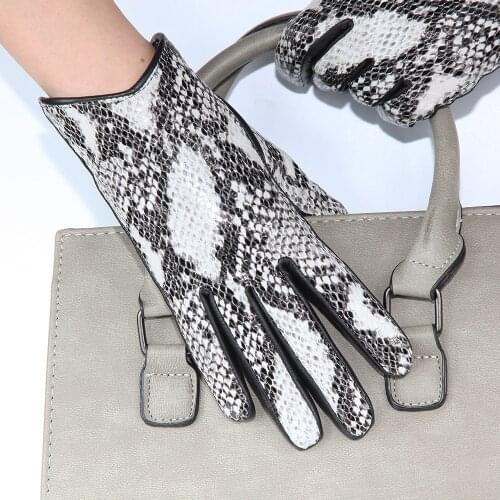 Genuine Leather Woman Gloves Fashion Python Pattern Imported Lambskin Gloves Plus Velvet Thicken Snake Pattern Driving LDL6116