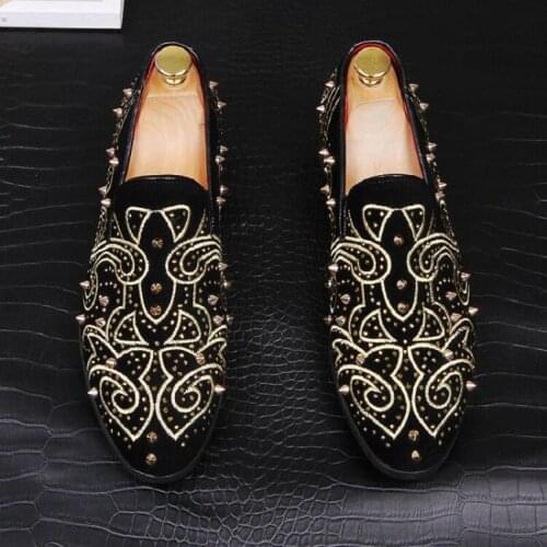 New Luxury Pointed Toe Embroidery Spikes Flat Shoes For Men Wedding Dress Prom Party Homecoming Shoes Zapatos Hombre Vestir 1h32