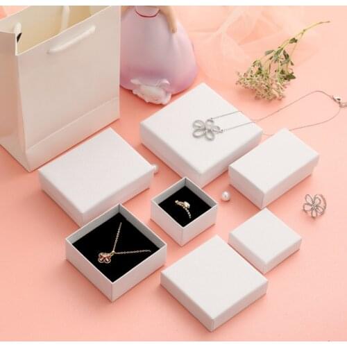 1pc Black/white Jewelry Box Gift Cardboard Boxes for Ring Necklace Earring Womens Jewelry Gifts Packaging Box with Sponge