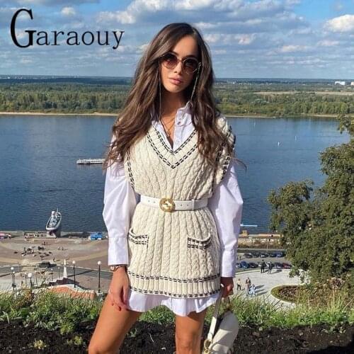 Garaouy 2021 New Women Spring Autumn Sweet College Style V-Neck Sleeveless Vintage Stripe Crochet Pocket Knitted Vest ZA