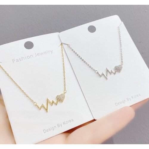 Heart-Shaped Necklace Female Peach Heart Clavicle Chain Pendant Gift Wavy Necklace Wholesale