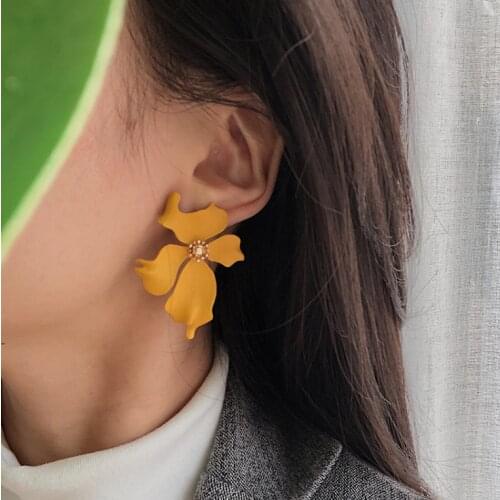 Trendy Flower Earrings 2020 New Flowers studs Earrings For Women Wedding Party Jewelry Boho Metal Earrings Female