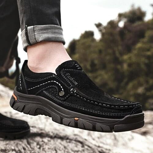 2021 Mens Genuine Leather Comfy Slip-on Shoes Men Moccasins Non Slip Soft Sole All-Match Round Toe Mens Walking Loafers