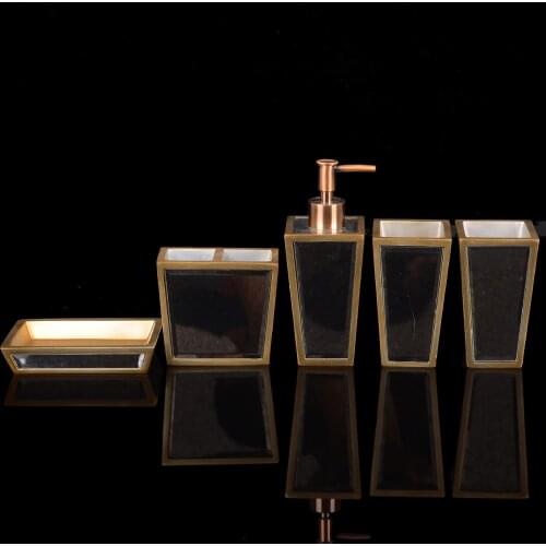 Hotel Resin Bathroom Accessories Set Euro Style Classical Mirror Bathrooom Accessories Organizer Home Decoration