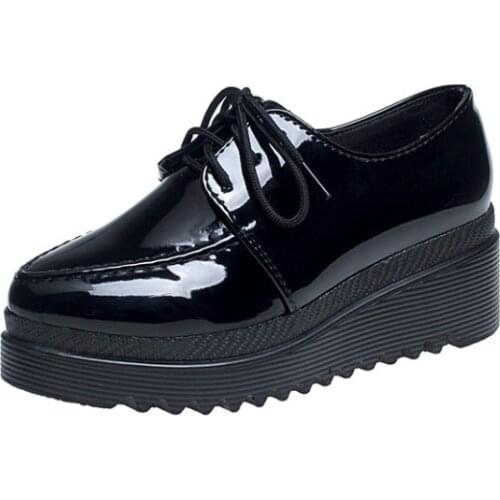 Spring women flat platform shoes Brogue Patent Leather lace up flat oxfords shoes female casual creepers flat shoes 2020