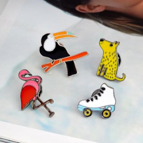 1PCS Exquisite Animal Woodpecker Skating shoes Flamingo brooch Leopard pin Brooches wholesale collar pins jewelry Free Delivery