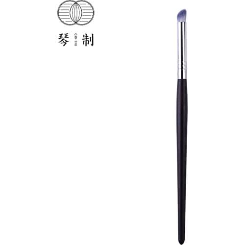 QINZHI Professional Handmade Make Up Brush G212 Small Angled Concealer Lip Brush Soft Synthetic Fiber Makeup Brushes