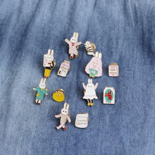 Children Jewelry Adorable Rabbit Family Enemal Pins Brooch Bag Lapel Pin Cartoon Badge Kid Friend Gifts