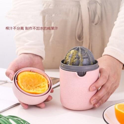 2pcs Portable manual juicer cup Household orange lemon juicer Mini fruit and vegetable juicer Kitchenware