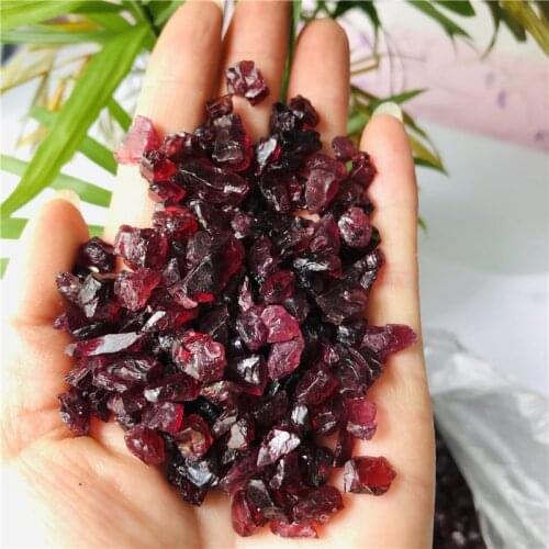 Natural garnet specimens healing crystals of natural stones and minerals for aquarium decoration