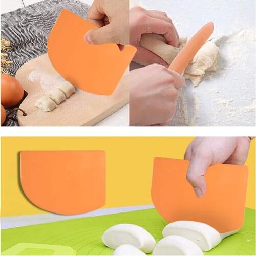 Plastic Dough Scraper Dough Cutters Kitchen Butter Knife Spatula Baking Pastry Tools Cutting For Bread Making & Cake Decoration