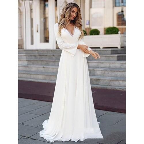 2021 Boho Bridal Gown V-Neck Long Bride Dresses Plus Size Vintage Bohemian Appliqued Back White Simple Wedding Dress Long Sleeve