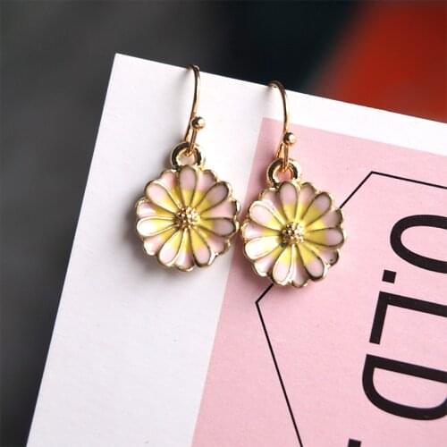 Lovely Daisy Earrings for Women Girl Dangle Drop Earrings Cute Flower Jewelry Ear Stud Original Design Anti Allergy Gold Color