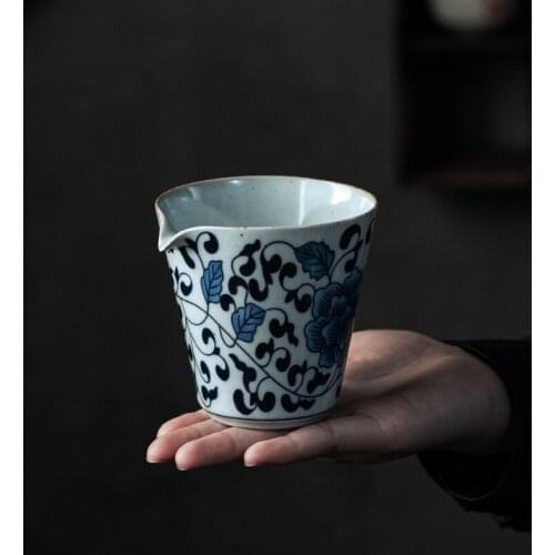 Jingdezhen Blue-and-White Porcelain with The Pitcher Handmade Retro Large Ceramic Tea Pitcher Fair Cup Tea Pot Tea Accessories