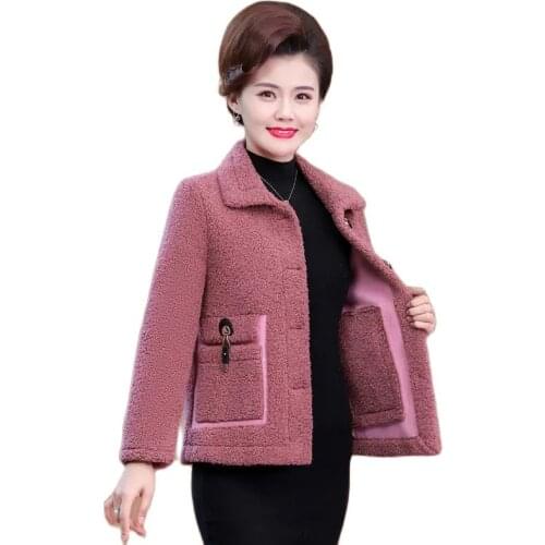 New 2021 Mothers Autumn Winter Imitate Lamb Velvet Skin Hair One Body Ladies Jacket Granule Velvet Keep warm Womens Coats