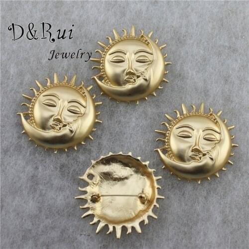 2021 Sun Kiss Moon Brooches Pin Women Unisex Cute Gold Color Planets Lover Office Party Brooch Pins Gifts for Girlfriend Gifts