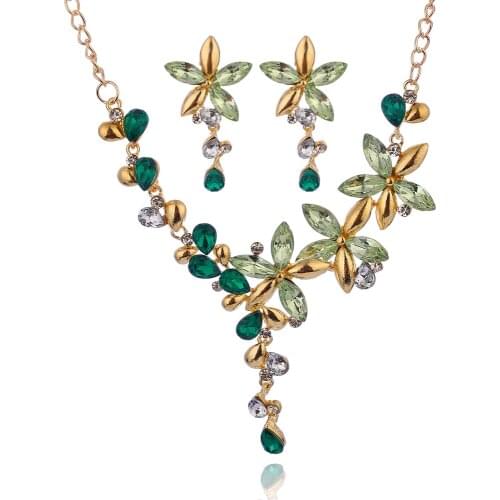 Hot Sale Luxury Flower Shape Necklace Inlaid Rhinestone Clavicle Chain Bohemian Style Statement Accessory For Women New2019