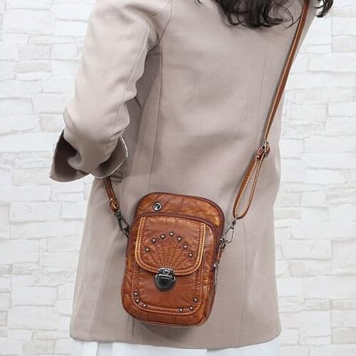 2021 New Soft Leather Messenger Bag Women Mobile Phone Bag Rivet Mortise Lock Black Washed Leather Diagonal Vertical Lady Bags