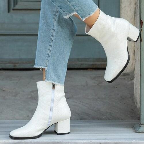 Mio Gusto Brand Macy, black White Burgundy Navy-Blue Colors 5Cm Heel Height Warm Winter Women 's Ankle Boots , platform boots , women boots , goth , shoes for women 2021