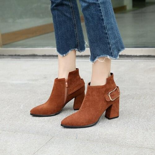 Womens large short boots 2020 new Korean style versatile winter high heels womens thick heels Martin boots