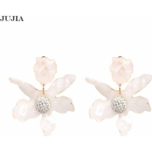 Wholesale JUJIA Trendy Elegant Flower Charm Wedding Jewelry Clip Earrings Accessories Resin Earrings For Women