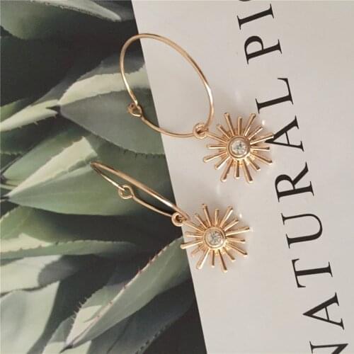 TRENDY EARRINGS GOLD COLOR PLATING FILIGREE CHARM WITH CLEAR STONE THIN HOOP EARRINGS FOR WOMEN GIRL