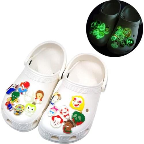 1pcs horrible movie Halloween glowing shoe charms in the dark luminous pvc accessories plastic ornaments jibz for clogs shoes