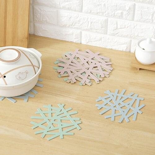 Creative Hollow Out Eat Mat Heat Insulation Placemat Anti-Skid Tableware Bowl Cups Pad Kitchen Table Accessories