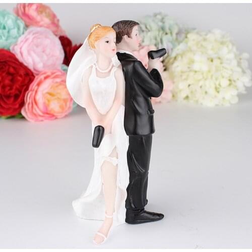 Bolafynia Gun couple Cake Doll Resin Decoration Valentines Day Gift Cake Top Decoration wedding gift toy Groom bride