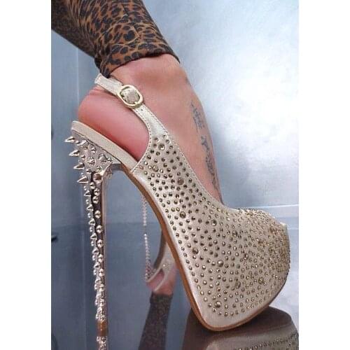 2018 Latest Sexy Rivets Studded High Plarform Sexy Stiletto Peep Toe Crystal Embellished Sandals Women Wedding Party Dress Shoes