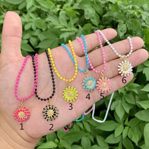 Dainty Lovely Gold Plated Colorful Enamel Necklace Daisy Flower Charm Pendant Necklace for Women Fashion Jewelry