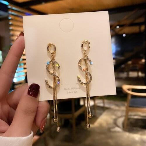Korean Trendy Simple Letter Shiny Crystal Gold Pendant Earrings for Woman Fashionable Statement Earrings New Jewelry Accessories