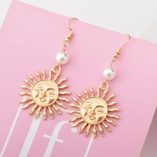 Faux Pearl Sun Pendant Earrings for Women Cute Smiley Face Long Alloy Drop Earrings Fashion Trend Ear Jewelry Girls Gift New