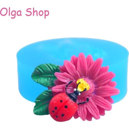HYL245 Ladybird on Flower with Leaves Flexible Mold - Cupcake Topper Cake Decoration Sugarcraft, for Cabochon Resin Polymer Clay