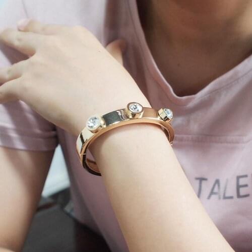 Punk Alloy Crystal Bangles Bracelets For Women Fashion Design Statement Geometric Cuff Bangles Jewelry UKMOC