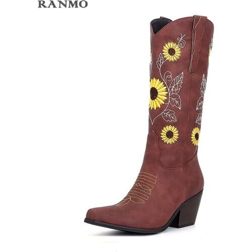 2021 Autumn New Retro Pointed Western Knight Embroidery Boots Womens Boots High Heels Fashion Boots Large Size Boots 34-43