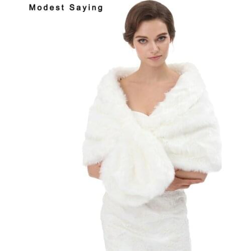 Cheap Ivory Faux Fur Wedding Shrugs 2017 New Arrival Bridal Shawls Women Party Boleros Fur Stoles Warm Wraps Wedding Accessories