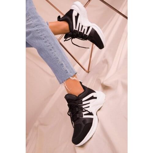 Black White Sneaker Sport