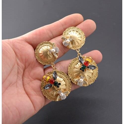 Little bee flower earrings femininity Korean version personality exaggeration retro Earrings Mini net red same Earrings