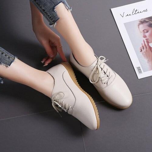 Small white leather shoes hollow womens single shoes flat bottom womens shoes casual shoes fashion light tendon bottom shoes