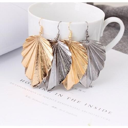 Womens Girls Leaf Alloy Large Pendant Earrings 2019 Retro Punk 3 Color Hanging Temperament Wild Earrings Jewelry