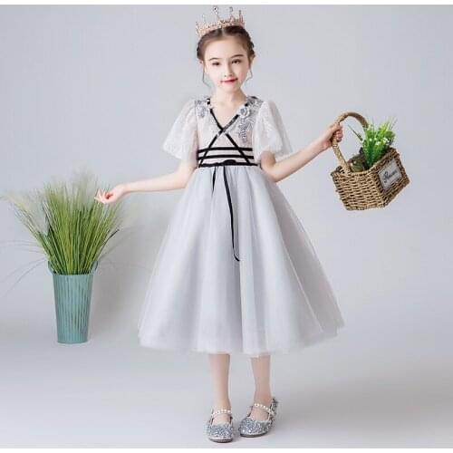 Flower Girl Dresses Illusion V-Neck Short Appliques Pearls Embroidery Knee-Length Princess Tulle Lace Gray Kids Party Gown H656