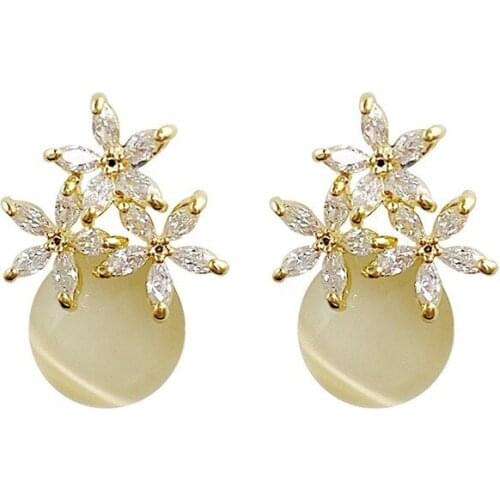 Fashion Jewelry 2020 Simple Small Flower Stud Earrings For Women Geometric Metal Trendy Elegant Brincos Bijoux Female Jewellery