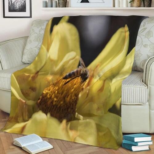 Bee on flower Flannel Throw Blanket 3D Printed Keep Warm Sofa Child Blanket Home Decor Textiles Dream Family Gift