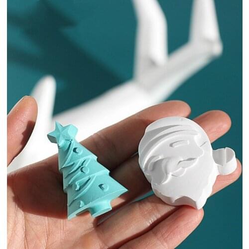 Christmas tree& Santa ClausOrnaments Car Vents Perfume Clip Air Freshener Christmas Automobile Interior Fragrance Decoration